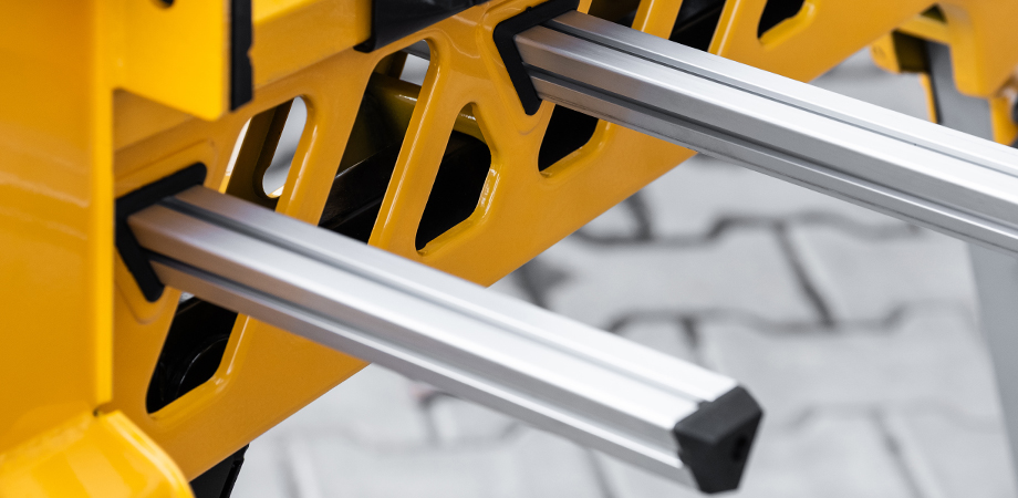 strongbold_s1_with_accessories_920x450px_006